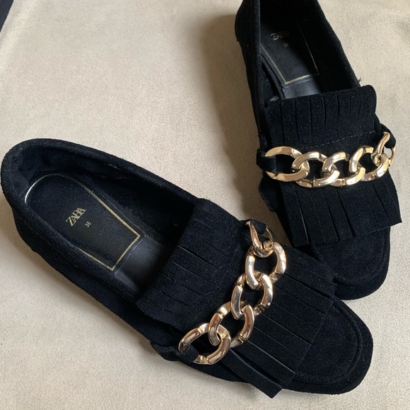 Zara genuine suede black fringed loafers with chunky gold chain trim. Size EU38 - Picture 2 of 5